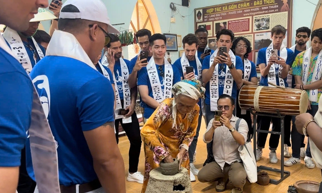 Keramikdorf Bau Truc empfängt 30 Kandidaten von Mister Tourism World