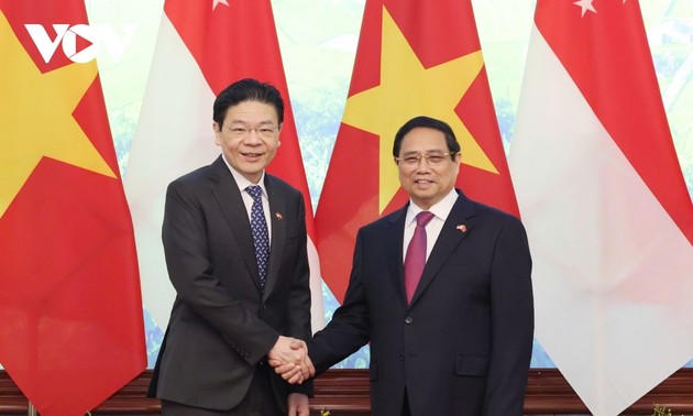 Premierminister Pham Minh Chinh empfängt Singapurs Premierminister