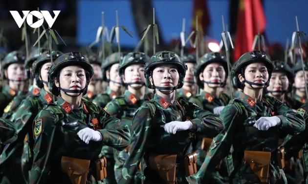 Generalprobe für Parade zum 50. Jahrestag der Befreiung des Südens und der Wiedervereinigung des Landes