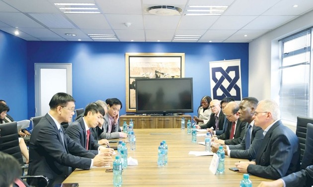 Aufbau eines Mechanismus zur Förderung der Zusammenarbeit in Handel und Industrie zwischen Vietnam und Südafrika