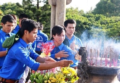 Kulturaustausch der Studenten und Geschichtszeugen in Quang Tri