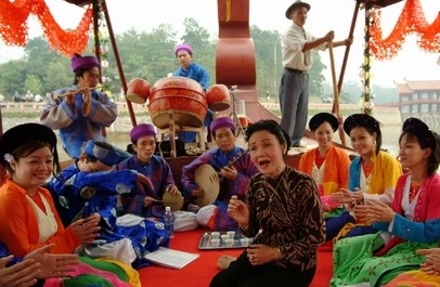 Gebiet des Xoan-Gesangs zu Festen besuchen