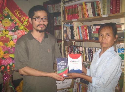 Nguyen Quang Thach, ein fleißiger Büchersammler