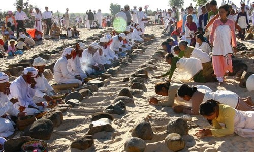 Die Cham in Binh Thuan feiern Neujahrsfest Ramuwan