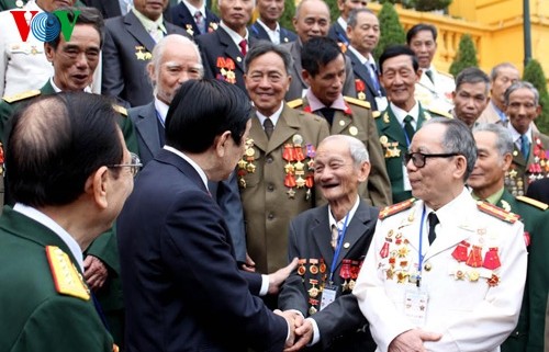 Staatspräsident Truong Tan Sang trifft Delegation der 95-Einheit