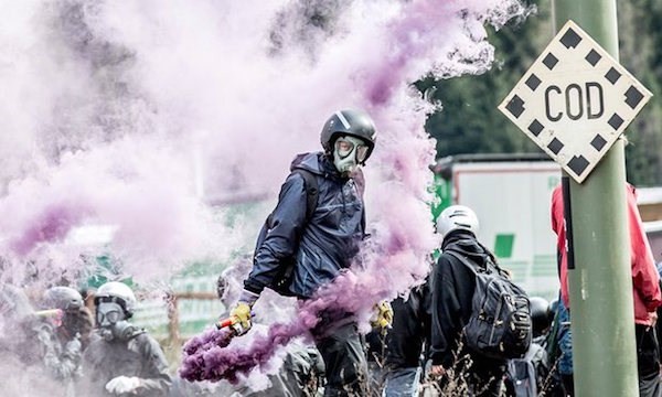 Ausschreitungen bei Demonstration gegen verschärfte Grenzkontrolle zwischen Italien und Österreich