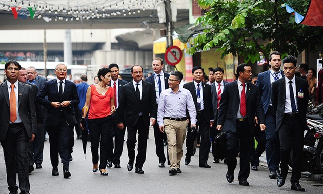 Tätigkeiten des französischen Präsidenten in Vietnam