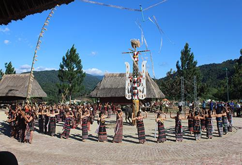 Die Zeremonie zur Brüdersschaftschließung von Co Tu in der Provinz Quang Nam