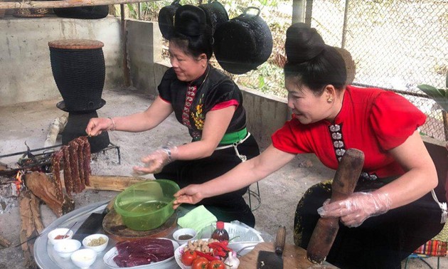 Gerichte aus Wasserbüffelfleisch der Volksgruppe der Thai im Nordwesten