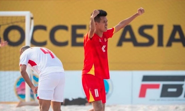 Beachfußball-Turnier 2025: Vietnams Mannschaft besiegt die Mannschaft aus Bahrain