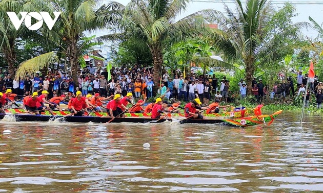 Mini-Ngo-Bootsrennen zum Sene-Dolta-Fest in Can Tho
