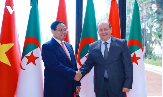 Vietnam und Algerien werten ihre Beziehungen zu einer strategischen Partnerschaft auf
