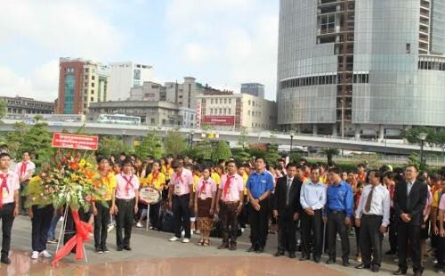 Acara pembukaan temu pergaulan anak-anak Vietnam-Laos-Kamboja