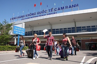 Membuka lagi jalur penerbangan langsung dari Moskwa (Rusia) ke kota Nha Trang (Vietnam)