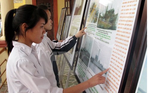 Pameran peta dan dokumen “Kepulauan Hoang Sa, Truong Sa milik Vietnam-  bukti-bukti sejarah dan hukum" di provinsi Ninh Binh