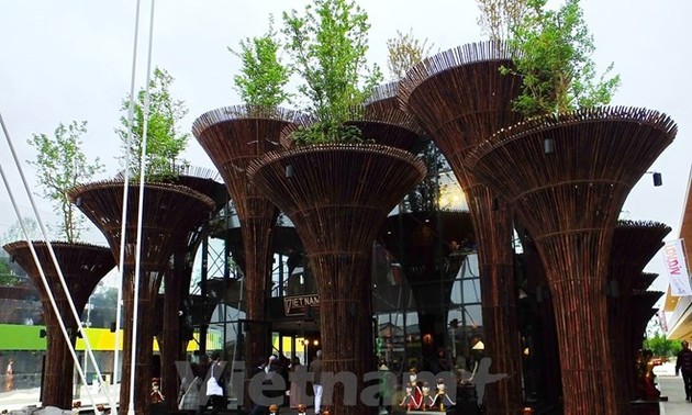 Pekan raya Pameran Expo Milan tahun 2015 "Air dan bunga teratai"