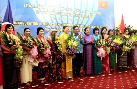 Unjuk muka Kelompok Wanita Komunitas ASEAN di kota Hanoi