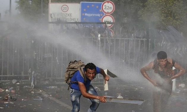 Hungaria mengenakan langkah kuat di perbatasan dengan Serbia