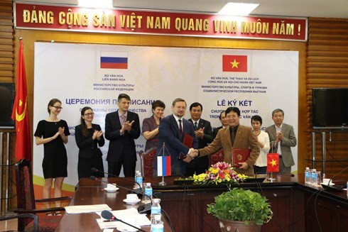 Acara penandatanganan kerjasama kebudayaan antara Vietnam dan Federasi Rusia