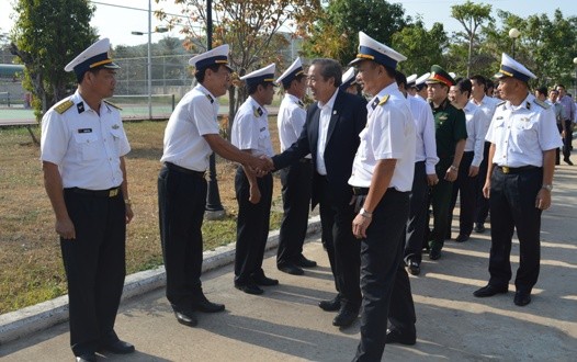 Ketua Mahkamah Rakyat Agung Vietnam, Truong Hoa Binh melakukan kunjungan kerja di kabupaten pulau Phu Quoc