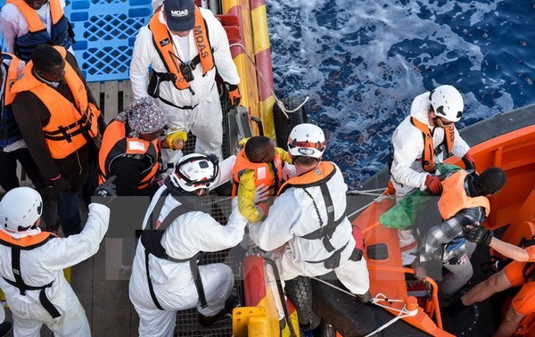 1400 migran diselamatkan di Laut Tengah