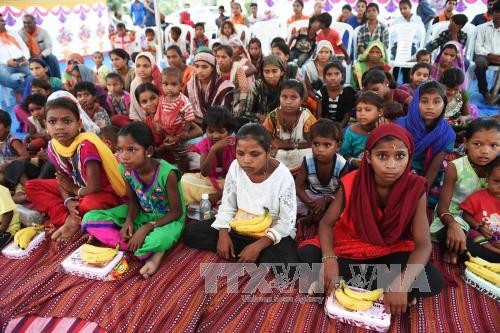 Memberdayakan hak kepada anak-anak perempuan di seluruh dunia