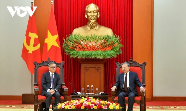 Vietnam Akan Bersama dengan Laos Mempertahankan dan Memupuk Hubungan Besar, Solidaritas Istimewa dan Kerja Sama Komprehensif