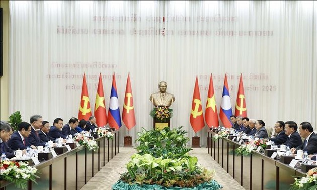 Para Pemimpin Senior Vietnam-Laos: Hubungan Bilateral Merupakan Prioritas Utama dalam Kebijakan Luar Negeri