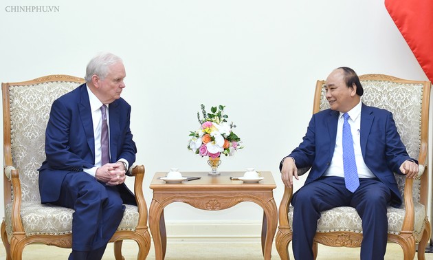 PM Nguyen Xuan Phuc receives Harvard University professor