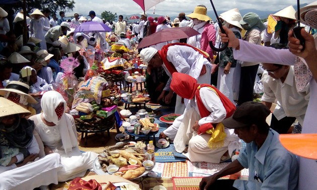 Funeral customs of the Brahmin Cham ethnic minority