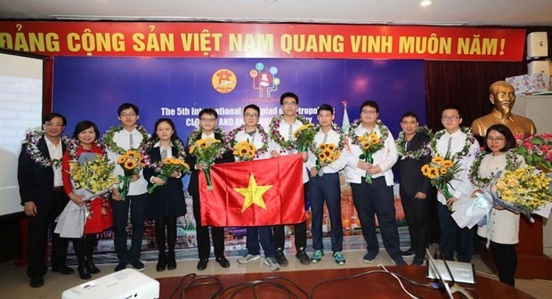 Vietnamese students win five gold medals at Int’l Olympiad of Metropolises