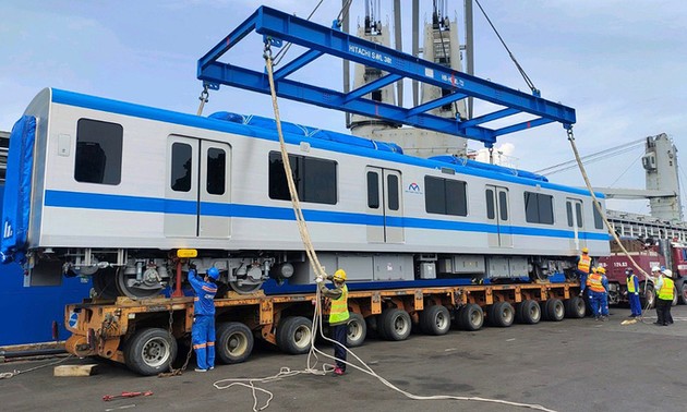 Two more trains for HCMC’s 1st metro line arrive from Japan