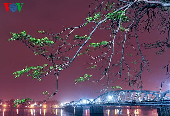 Тихий город Хюэ в ночное время