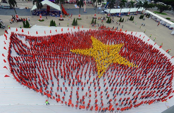 Большая капля крови на ханойском стадионе Мидинь