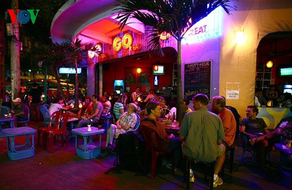 Ночь в «квартале иностранцев» в г. Хошимине