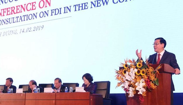 Hoàn thiện thể chế chính sách đầu tư nước ngoài trong bối cảnh mới