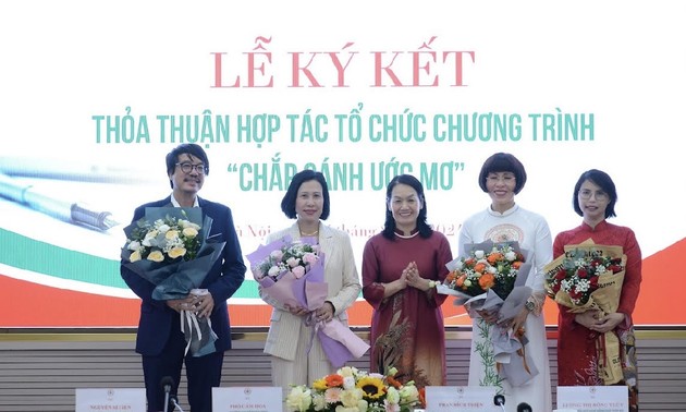 VOV5 góp sức “chắp cánh ước mơ” cho trẻ em vùng sâu, vùng xa