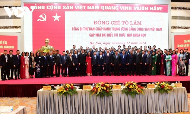 Đội ngũ trí thức, nhà khoa học và trách nhiệm nâng tầm sức mạnh dân tộc