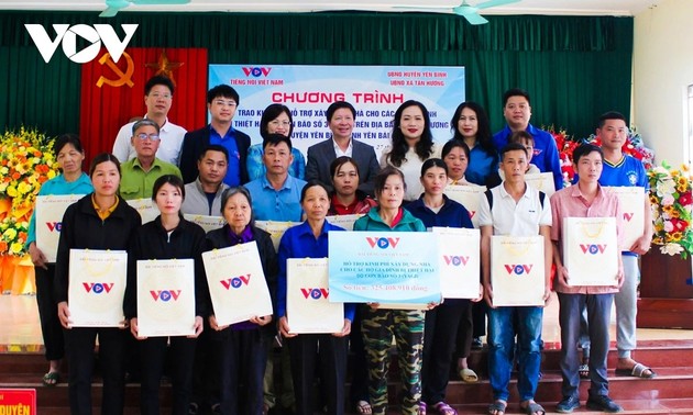 VOV và các nhà tài trợ hỗ trợ các hộ gia đình bị thiệt hại bởi cơn bão Yagi