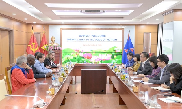 Thông tấn xã Cuba Prensa Latina tăng cường hợp tác với VOV