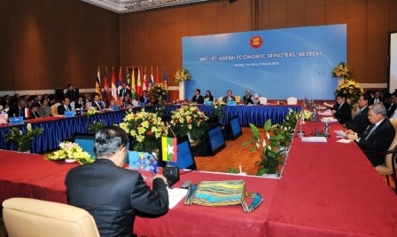 Vietnam menghadiri Konferensi ke-9 Dewan Komunitas Ekonomi ASEAN