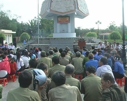 Upacara peringatan ult ke-40 Pembebasan total Vietnam Selatan, penyatuan Tanah Air di propinsi Tien 