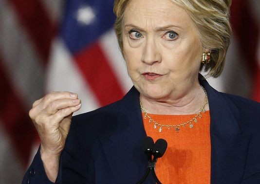 Ibu Hillary Clinton mendahului Donald Trump tentang prosentase dukungan di 5 negara bagian penting