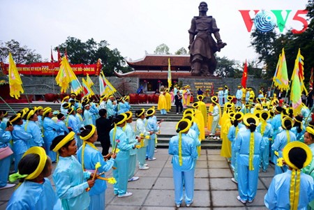 Pesta  Bukit Dong Da - merevitalisasi sejarah mengusir agresor asing