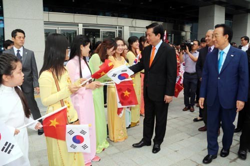 Panitia Bersama Pesta Kebudayaan Dunia kota Ho Chi Minh- Gyeongju 2017 melakukan unjuk muka