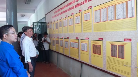  Pameran sosialisasi tentang dua kepulauan Hoang Sa dan Truong Sa wilayah Vietnam