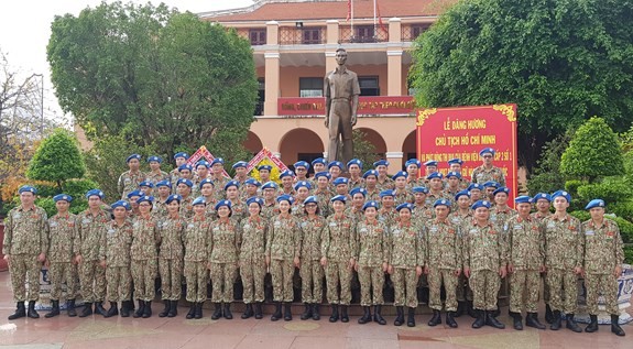 Pasukan penjaga perdamaian Vietnam mencanangkan kompetisi sebelum berangkat