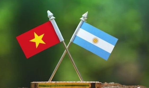 Delegasi MN VN melakukan kunjungan kerja di  Argentina 