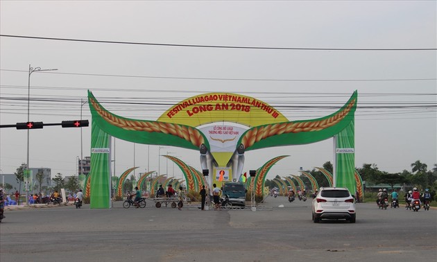 Pembukaan Festival Perberasan dan Pengumuman brand perberasan Vietnam 