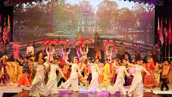 Building Vietnamese culture imbued with national identity 